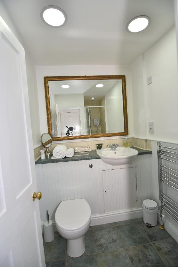 Bury St. Edmunds The Abbey Hotel & Apartments מראה חיצוני תמונה